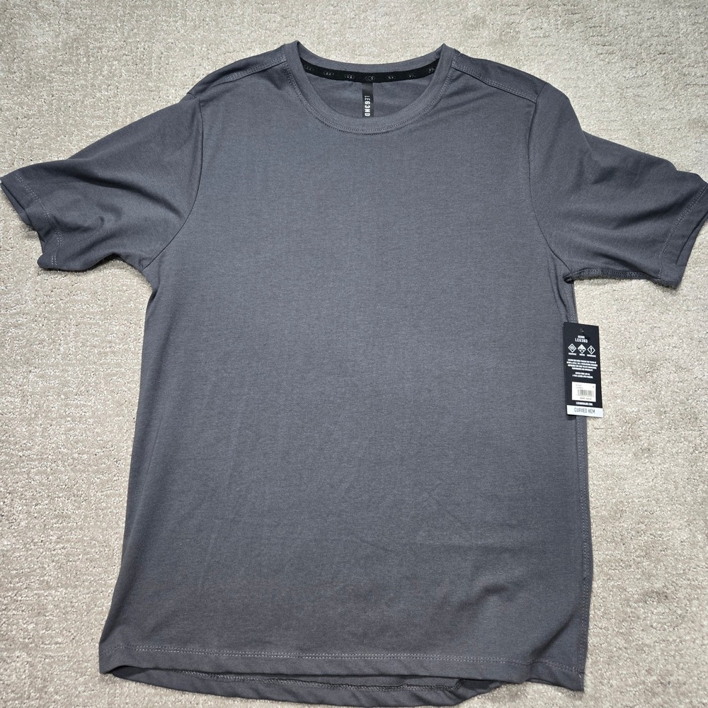 LEG3ND Mens Performance T-Shirt Carbon Gray Curved Hem M13027 Size Medium NWT